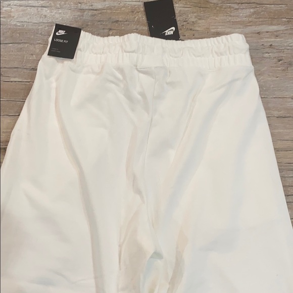 Nike - Picture 6 of 7